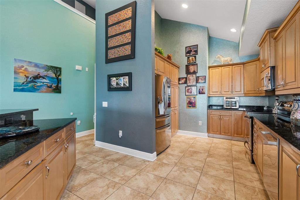 1038 Bellasol Way, Unit 403 Apollo Beach, FL 33572 - Photo 26 of 89