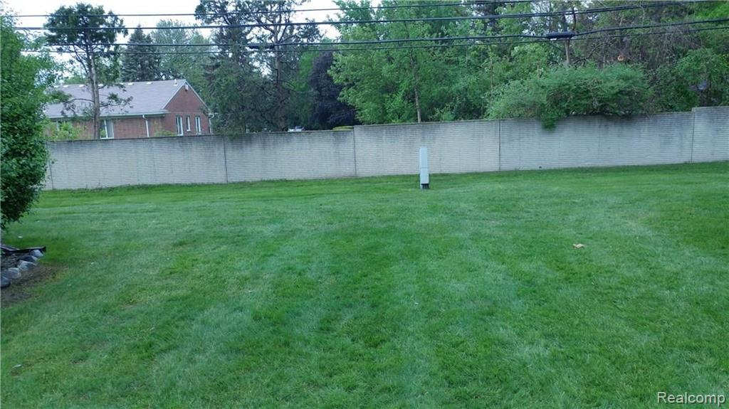 19400 West Eleven Mile Road, Unit 12 Lathrup Village, MI 48076 - Photo 2 of 26