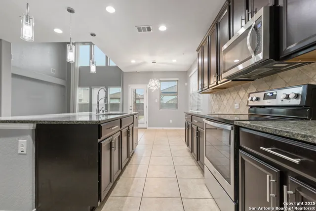 $2,300 | 10419 Bulwark Peak, Converse, TX 78109