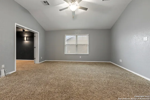 $2,300 | 10419 Bulwark Peak, Converse, TX 78109