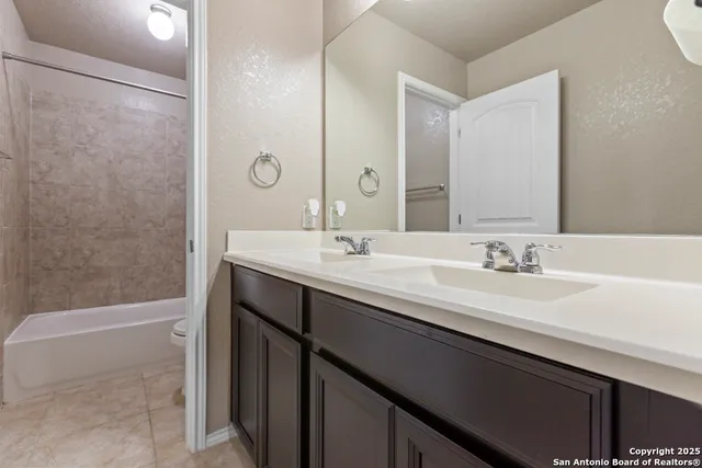 $2,300 | 10419 Bulwark Peak, Converse, TX 78109