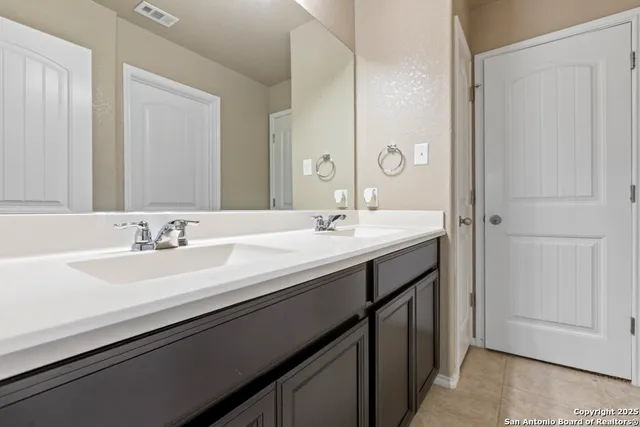 $2,300 | 10419 Bulwark Peak, Converse, TX 78109