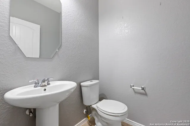 $2,300 | 10419 Bulwark Peak, Converse, TX 78109