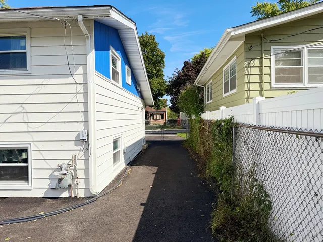 $229,400 | 2210 Hermon Avenue, Zion, IL 60099