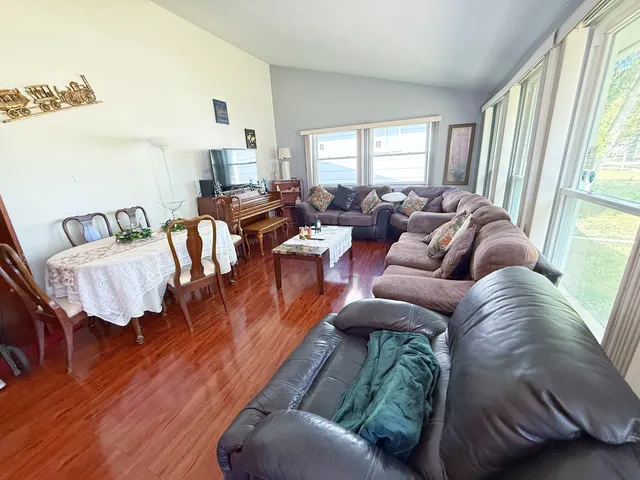 $229,400 | 2210 Hermon Avenue, Zion, IL 60099