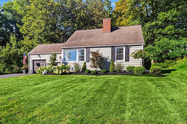 $2,600 | 15 Fineview Drive, Deerfield, NY 13502