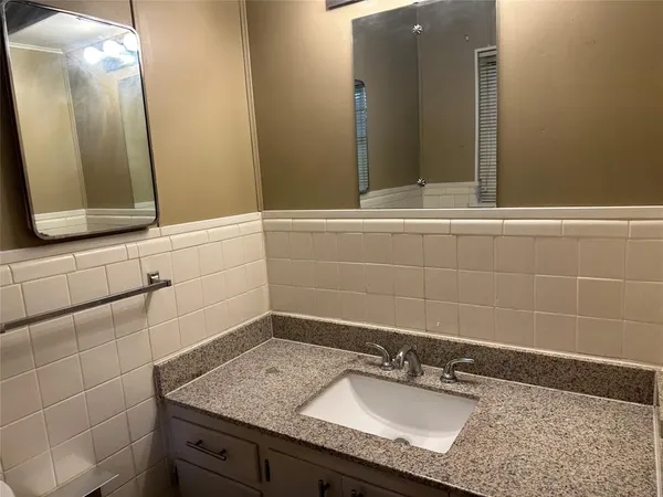 $1,650 | 717 South La Salle Drive, Abilene, TX 79605