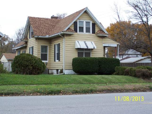 2138 Rockingham Road Davenport, IA 52802 - Photo 2 of 24 Gallery Image 2