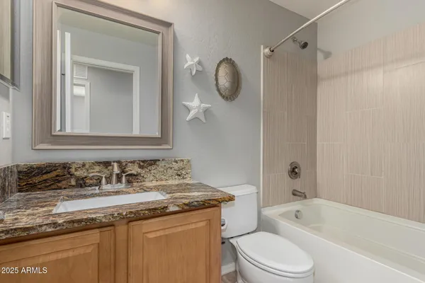 $1,900 | 3635 West Thalia Court, Phoenix, AZ 85086