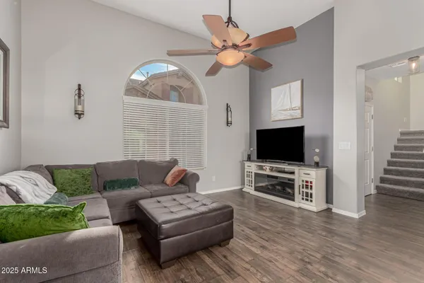 $1,900 | 3635 West Thalia Court, Phoenix, AZ 85086
