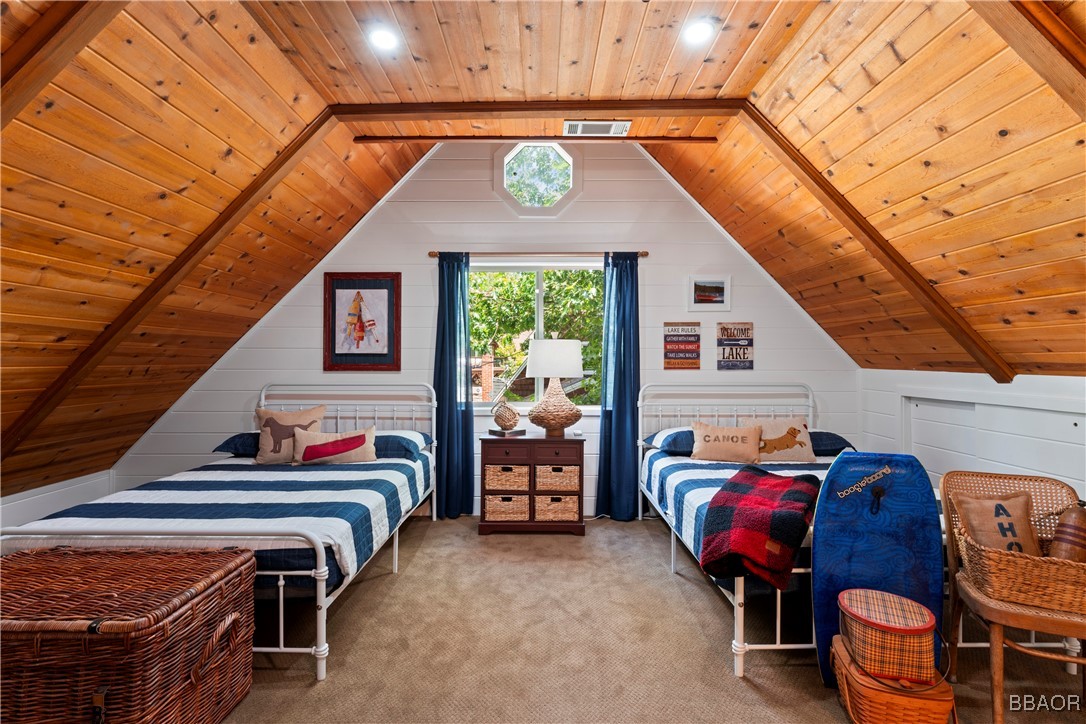 371 Maple Drive Lake Arrowhead, CA 92352 - Photo 41 of 50 a living room with furniture and a window