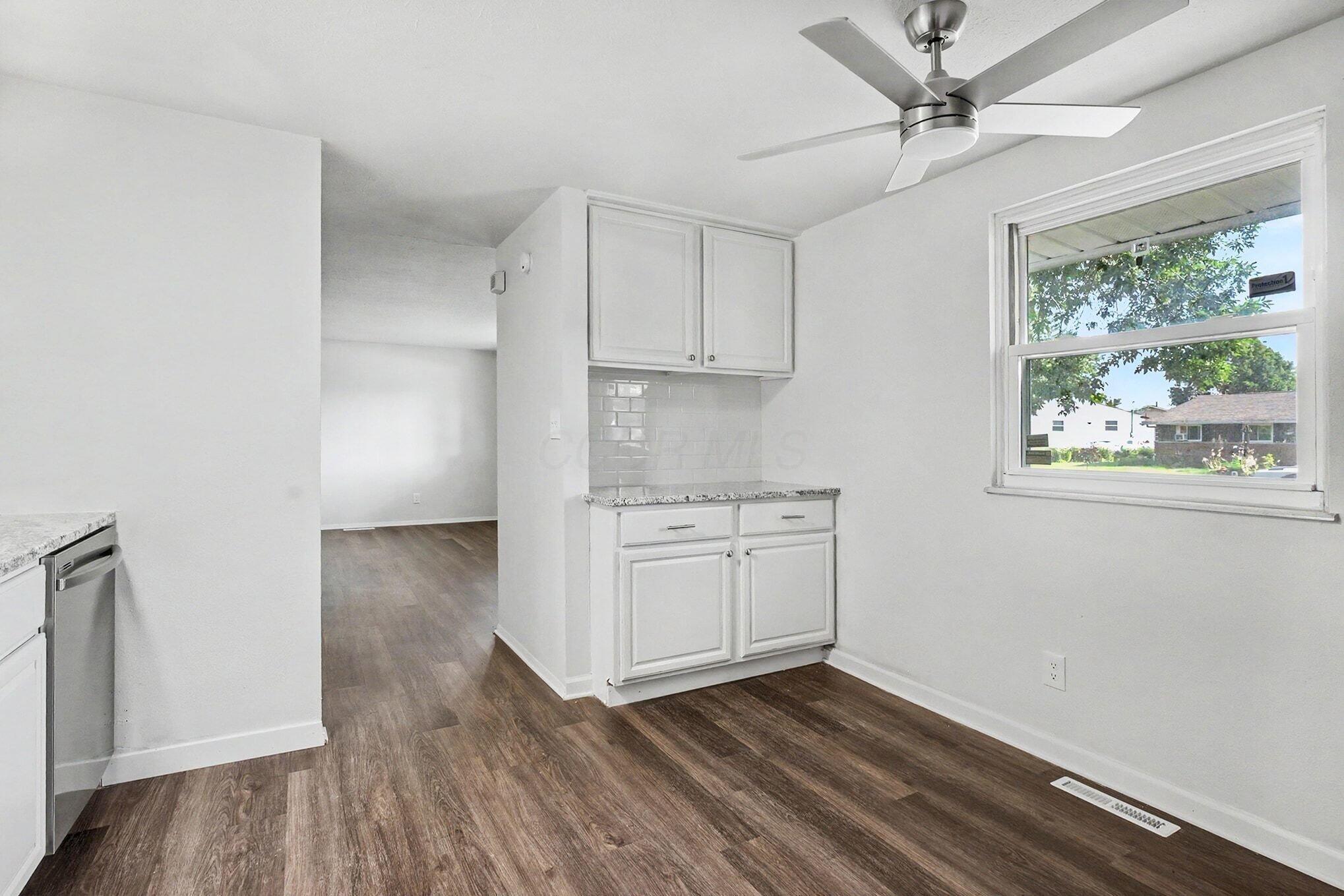 3859 Briggs Road Columbus, OH 43228 - Photo 9 of 17 photo_09