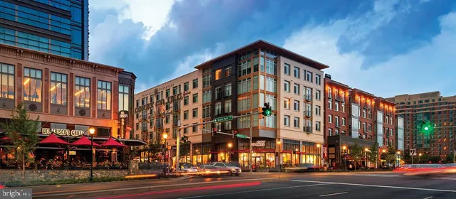 $2,250 | 10401 Grosvenor Place, Unit 711, Rockville, MD 20852