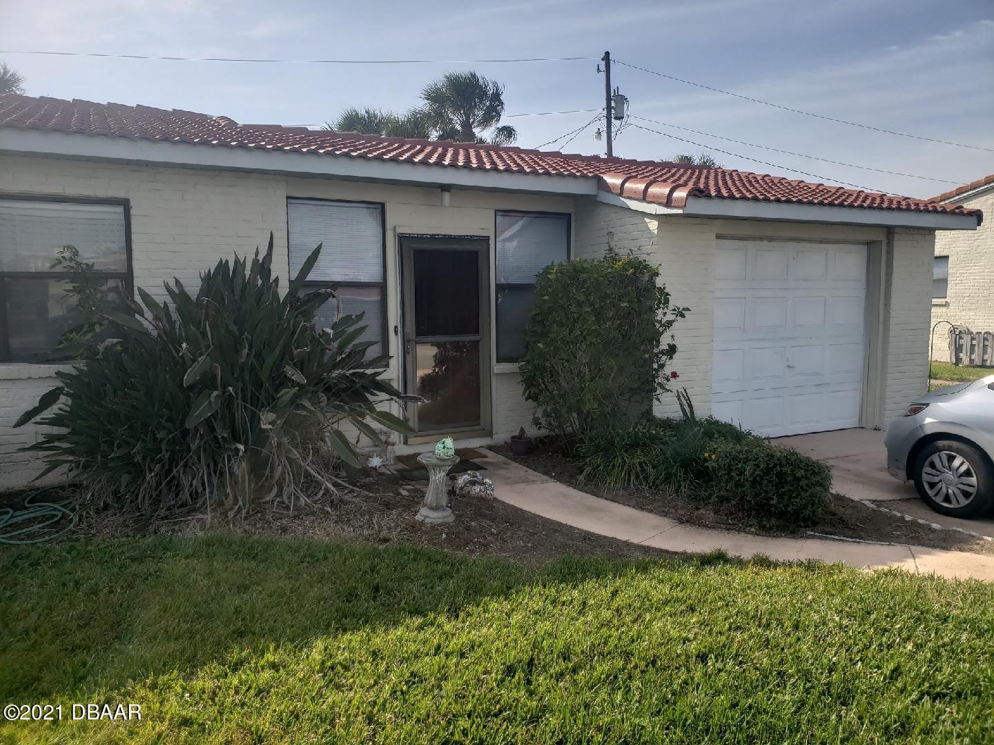 624 Robin Road, Unit B Ormond Beach, FL 32176 - Photo 2 of 14 FrontEntrance