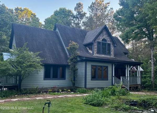 $493,200 | 221 Pleasant Hill Drive, Holly Springs, MS 38635