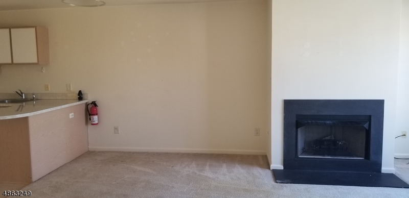 305 Falcon Ridge Way South, Unit 5 Hamburg, NJ 07419 - Photo 3 of 8