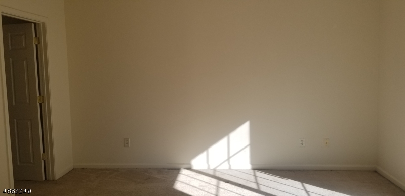 305 Falcon Ridge Way South, Unit 5 Hamburg, NJ 07419 - Photo 5 of 8