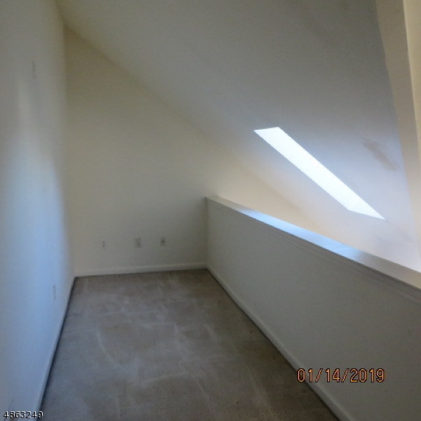 305 Falcon Ridge Way South, Unit 5 Hamburg, NJ 07419 - Photo 6 of 8