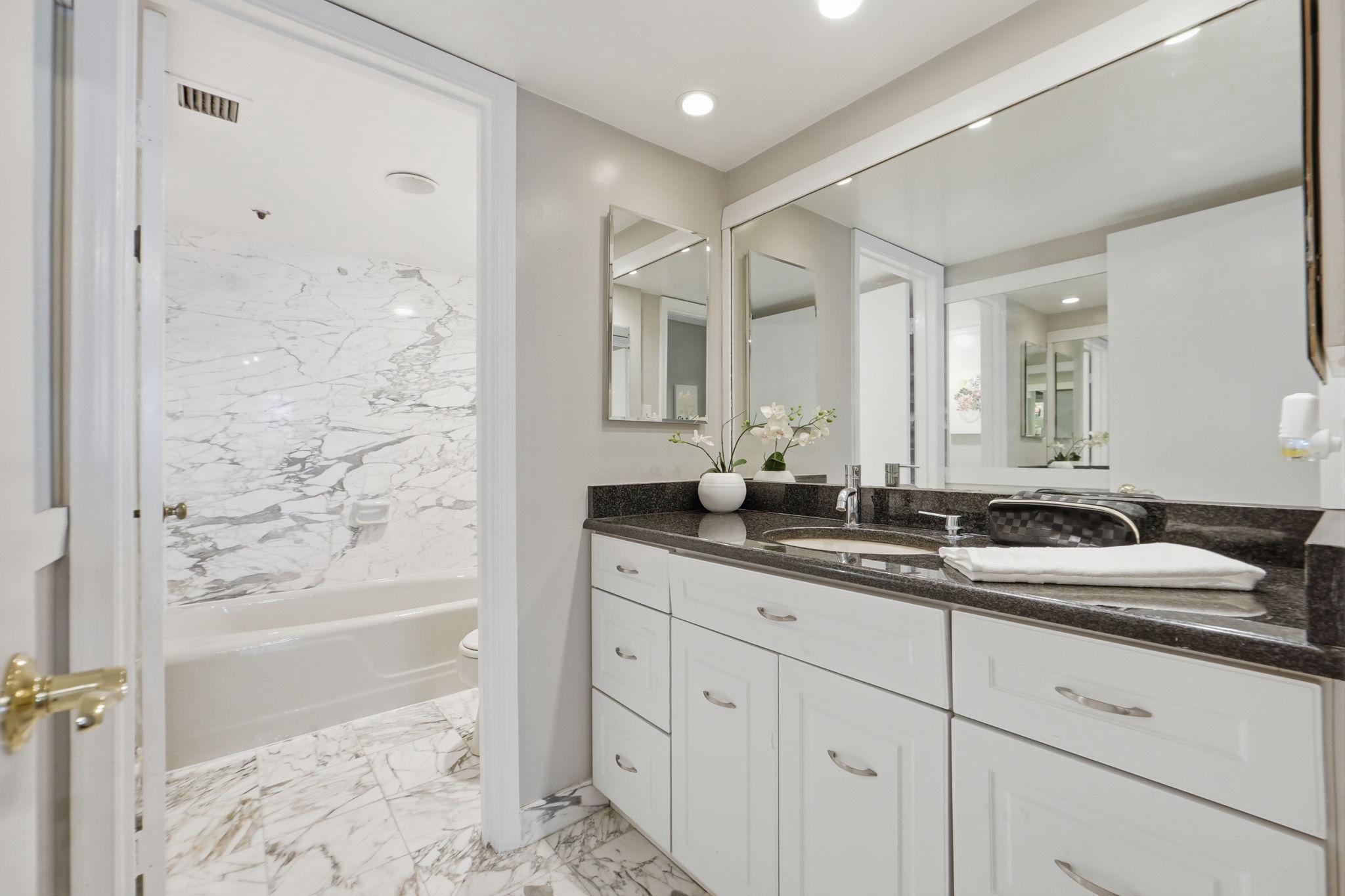 1101 South Arlington Ridge Road, Unit 305 Arlington, VA 22202 - Photo 23 of 41 Primary bathroom