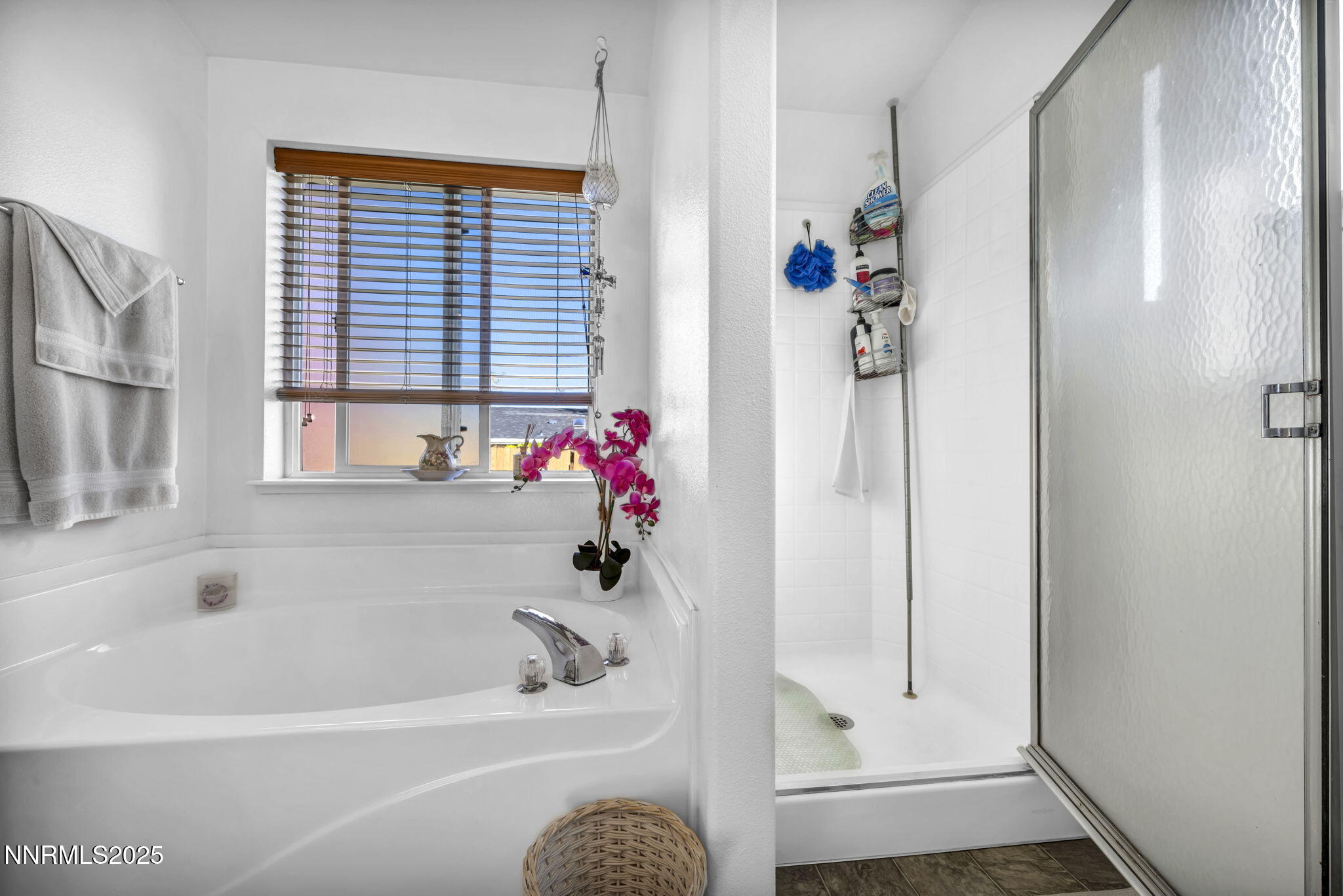 110 Platinum Pointe Way Reno, NV 89506 - Photo 30 of 39 a white bath tub sitting next to a window