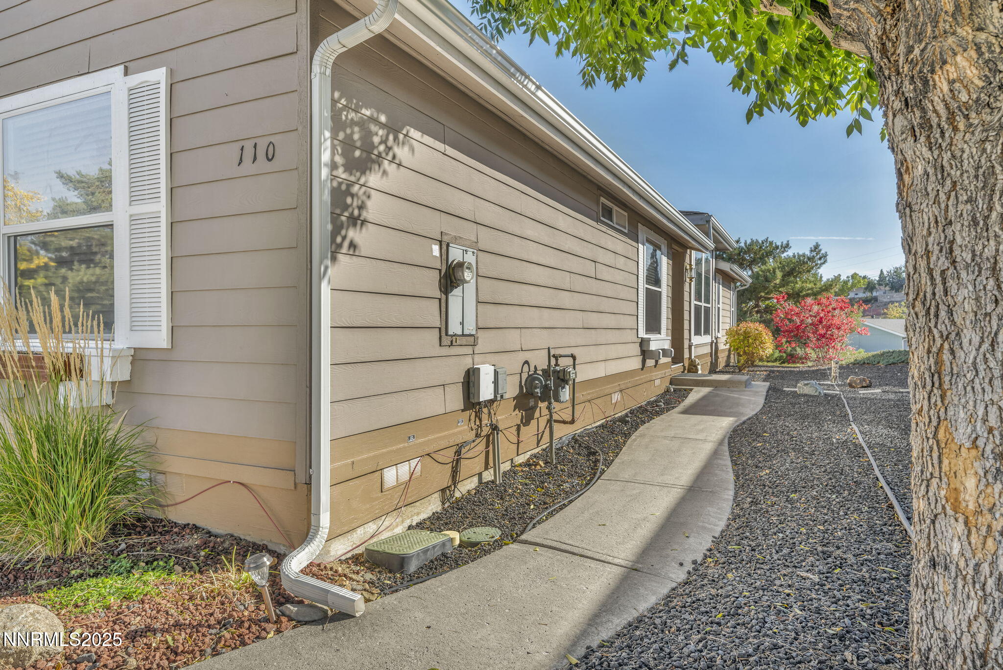 110 Platinum Pointe Way Reno, NV 89506 - Photo 5 of 39 a house with a outdoor space