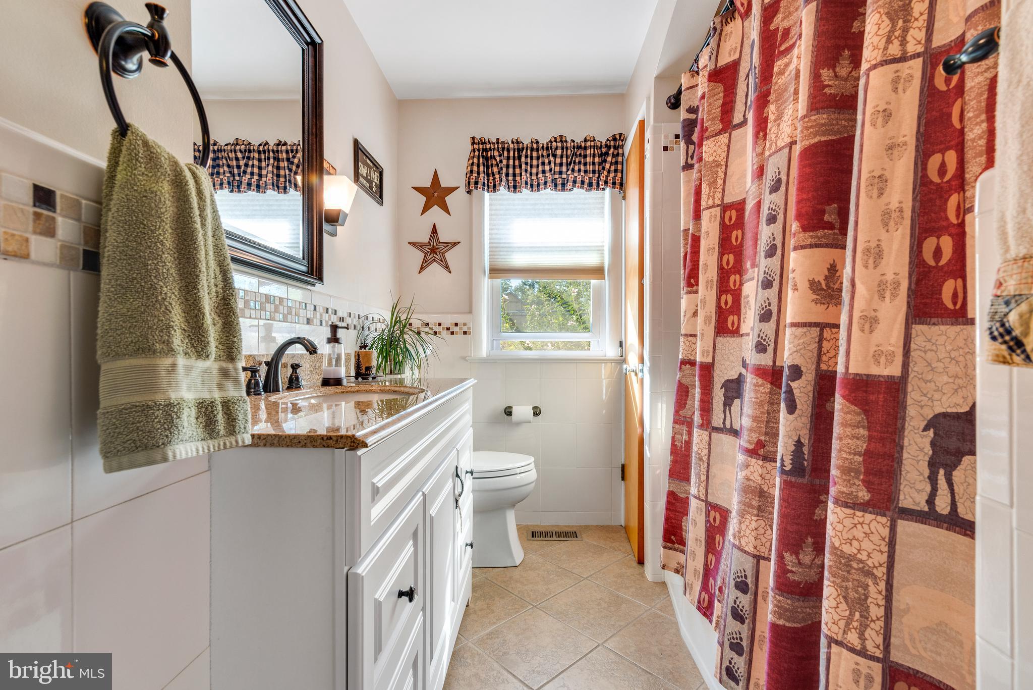 913 Quarry Road Perkasie, PA 18944 - Photo 18 of 35 Main Bath updated