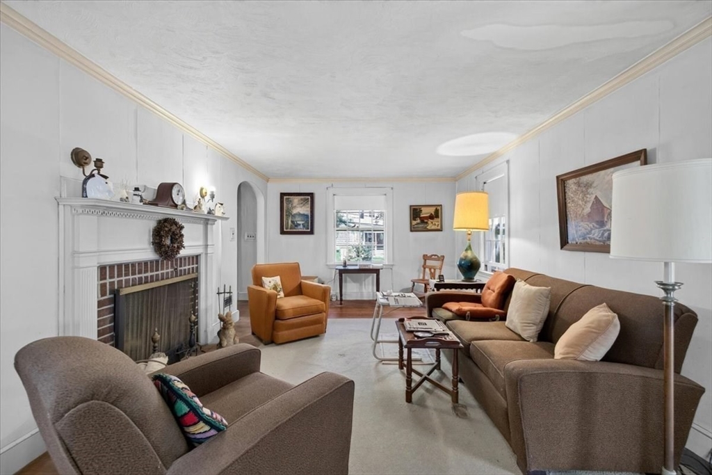 25 Leland Road Brookline, MA 02467 - Photo 7 of 32