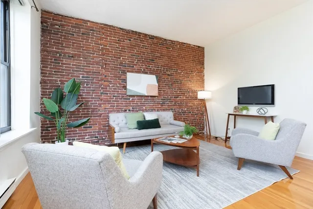 $725,000 | 17 Dwight Street, Unit 3, Boston, MA 02118