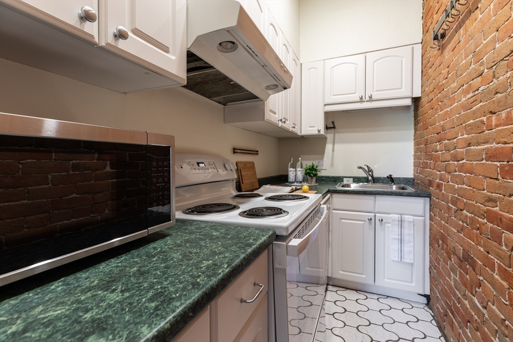 17 Dwight Street, Unit 3 Boston, MA 02118 - Photo 7 of 15