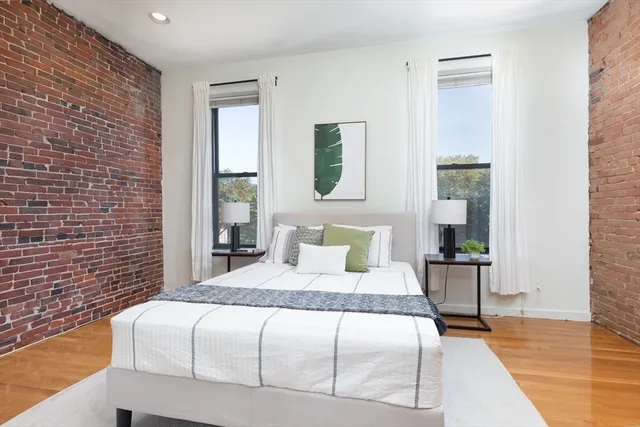 $725,000 | 17 Dwight Street, Unit 3, Boston, MA 02118
