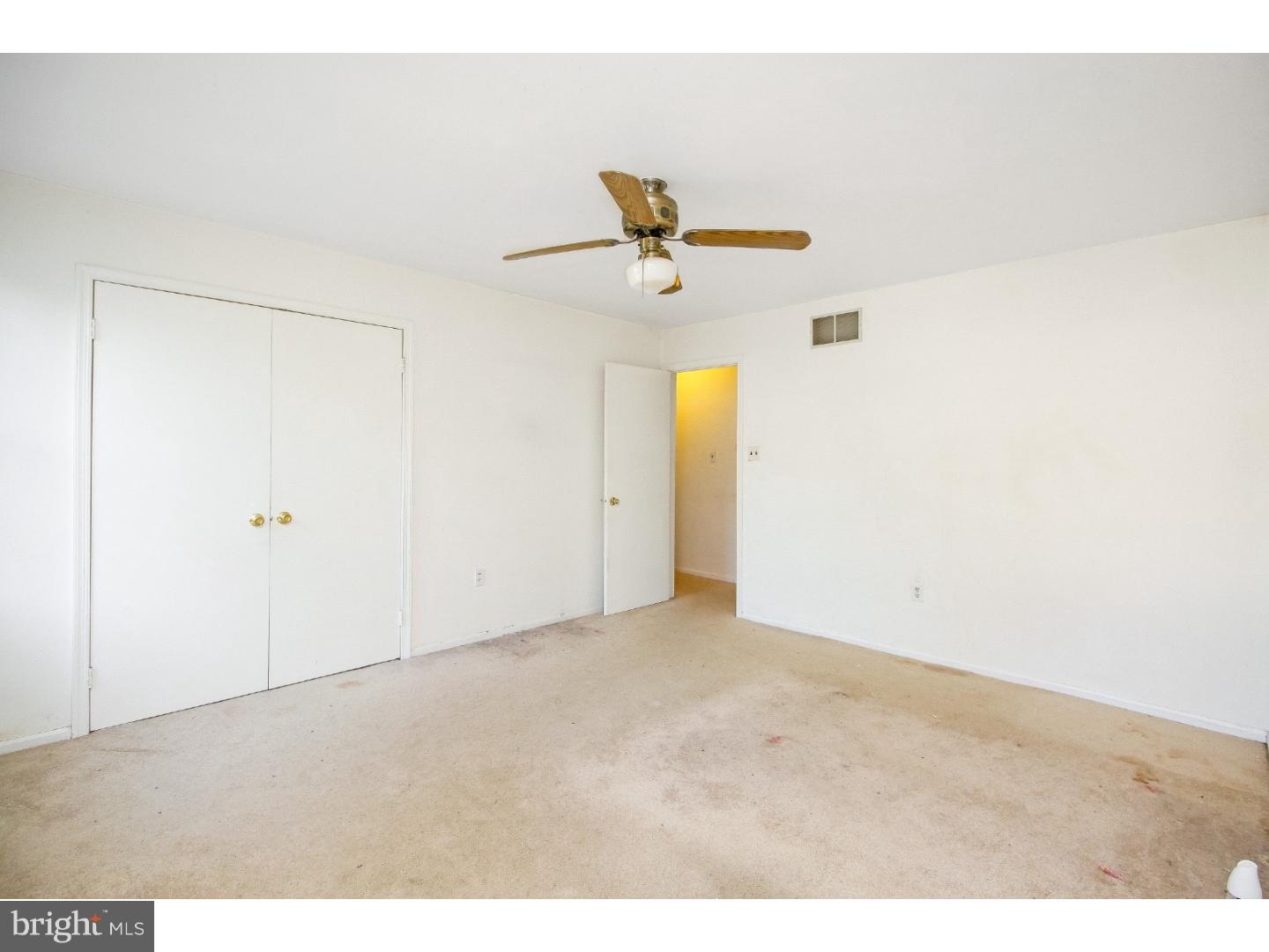 8 Summit Court Clementon, NJ 08021 - Photo 14 of 25 Bedroom - Main