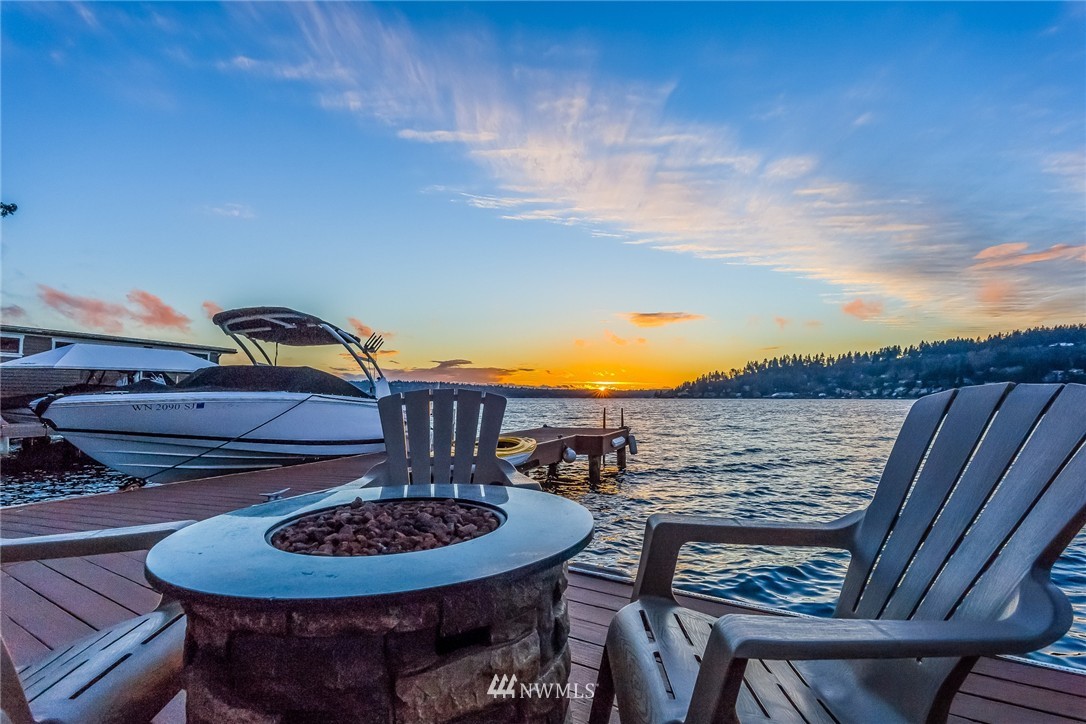 3713 Lake Washington Boulevard North Renton, WA 98056 - Photo 1 of 25