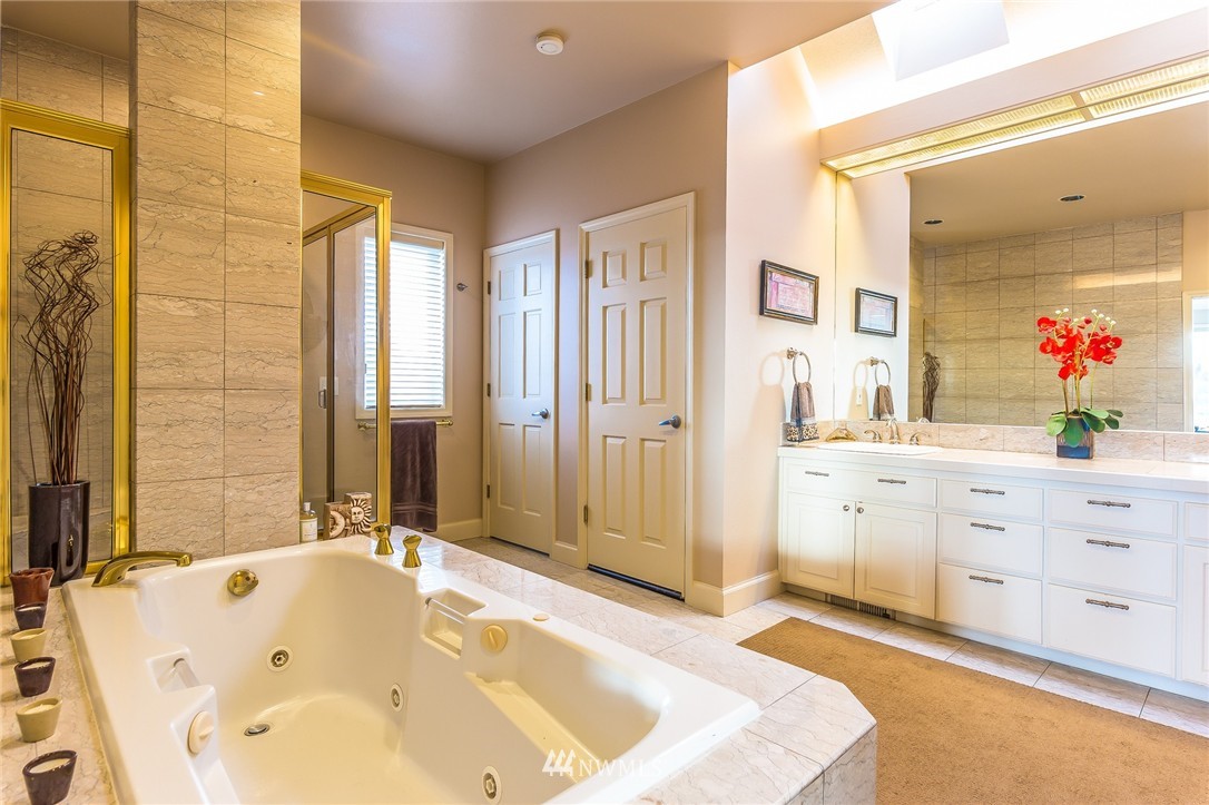3713 Lake Washington Boulevard North Renton, WA 98056 - Photo 17 of 25