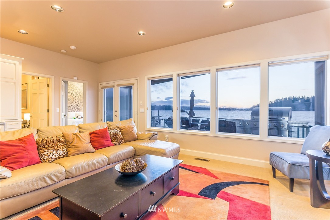 3713 Lake Washington Boulevard North Renton, WA 98056 - Photo 18 of 25