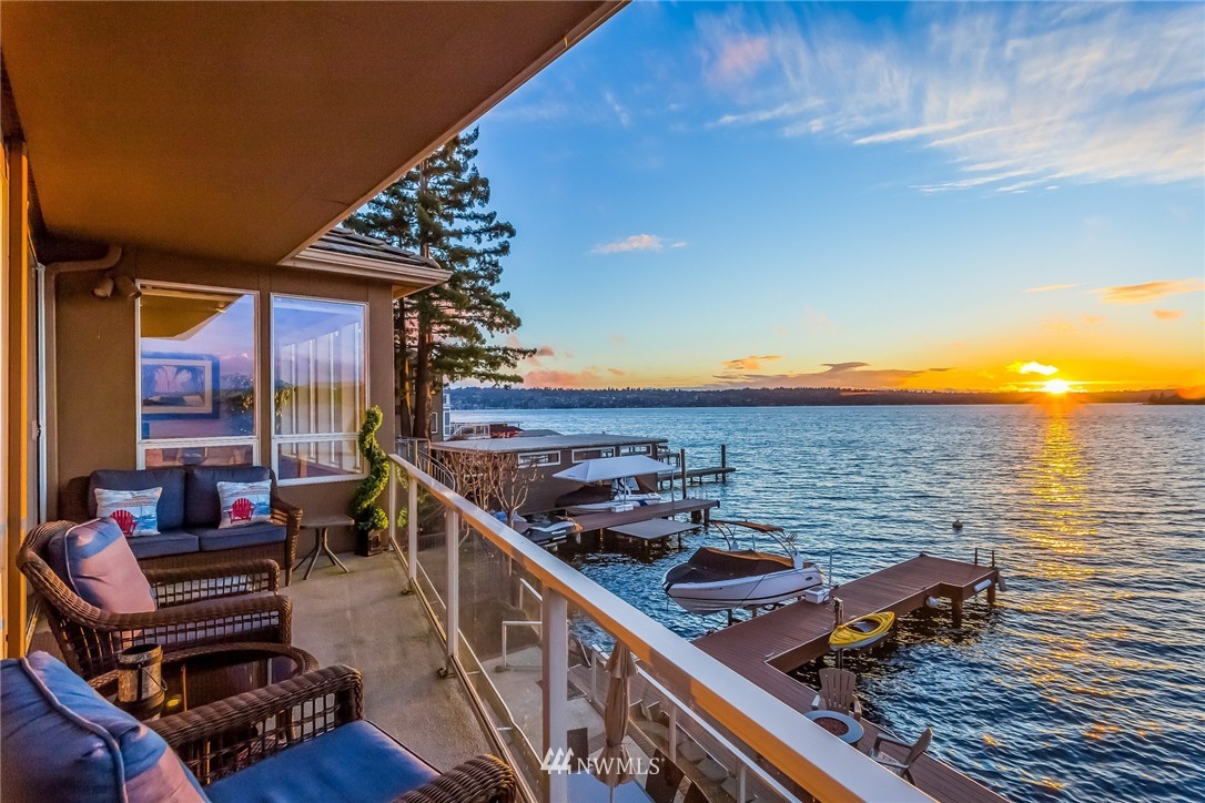 3713 Lake Washington Boulevard North Renton, WA 98056 - Photo 6 of 25