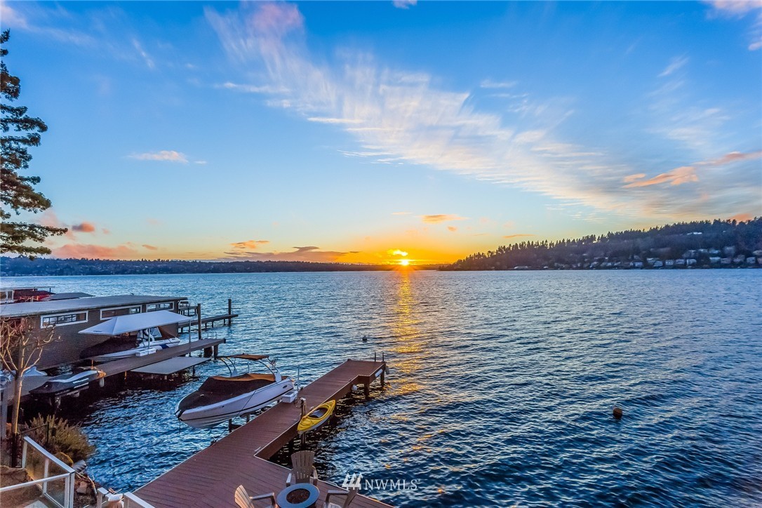 3713 Lake Washington Boulevard North Renton, WA 98056 - Photo 7 of 25