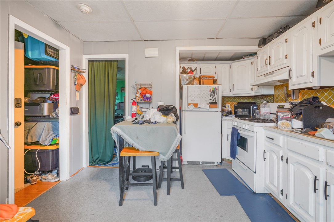 39 Highland Street Pawtucket, RI 02860 - Photo 11 of 29