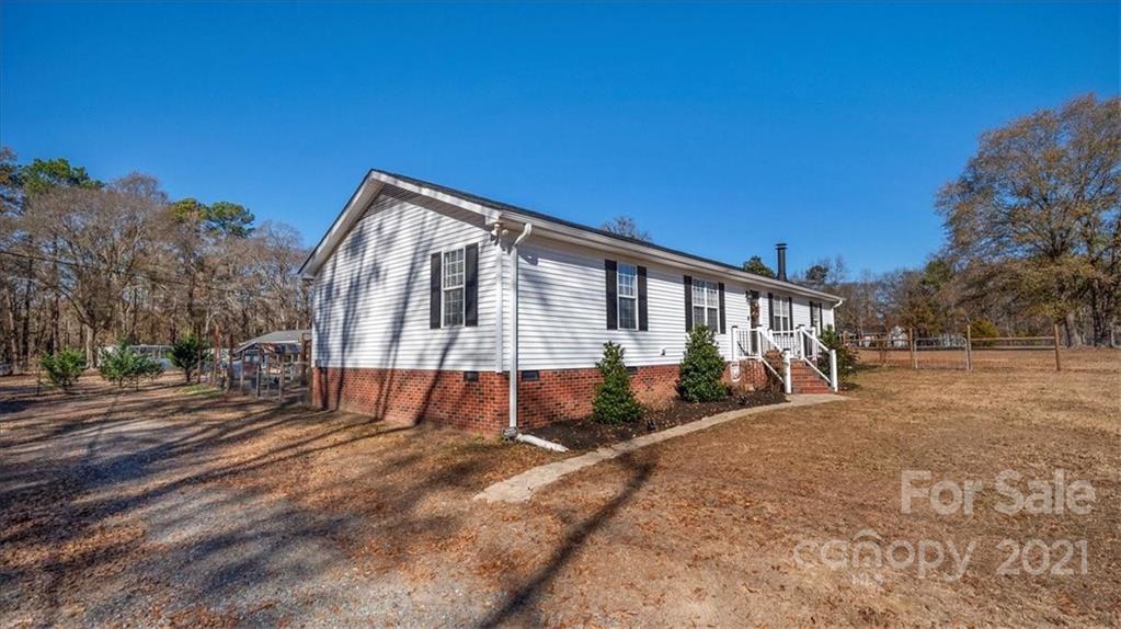 2477 Southeastern Road Rock Hill, SC 29730 - Photo 2 of 29