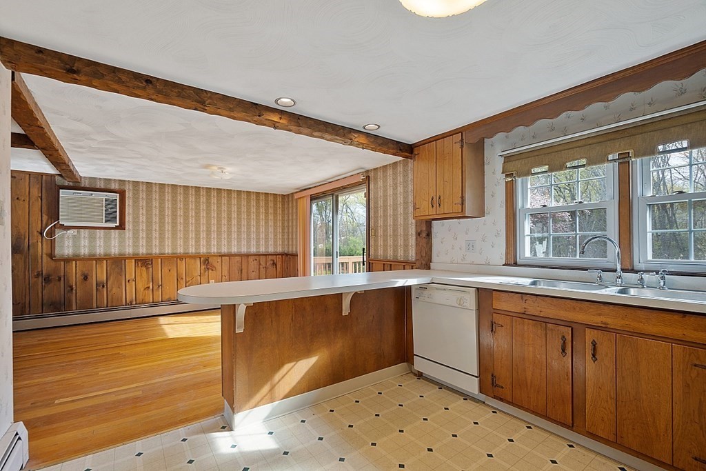 66 Frye Road Methuen, MA 01844 - Photo 3 of 29 Gallery Image 3