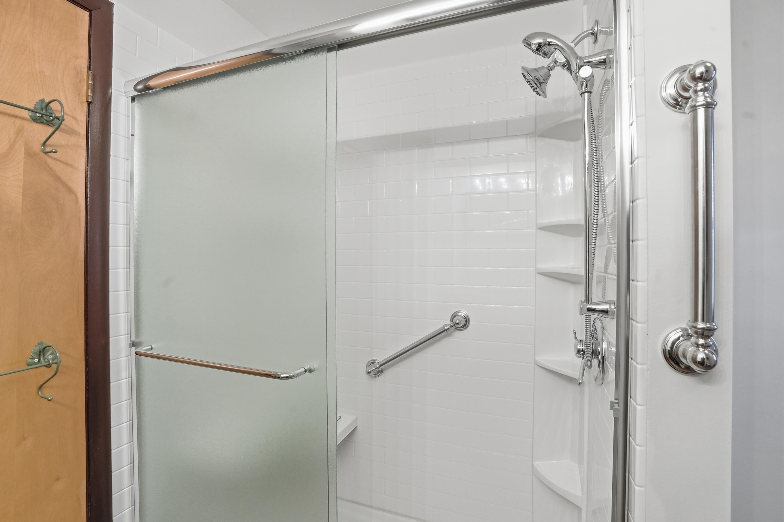 780 Williams Court Crown Point, IN 46307 - Photo 25 of 33 a bathroom with a shower
