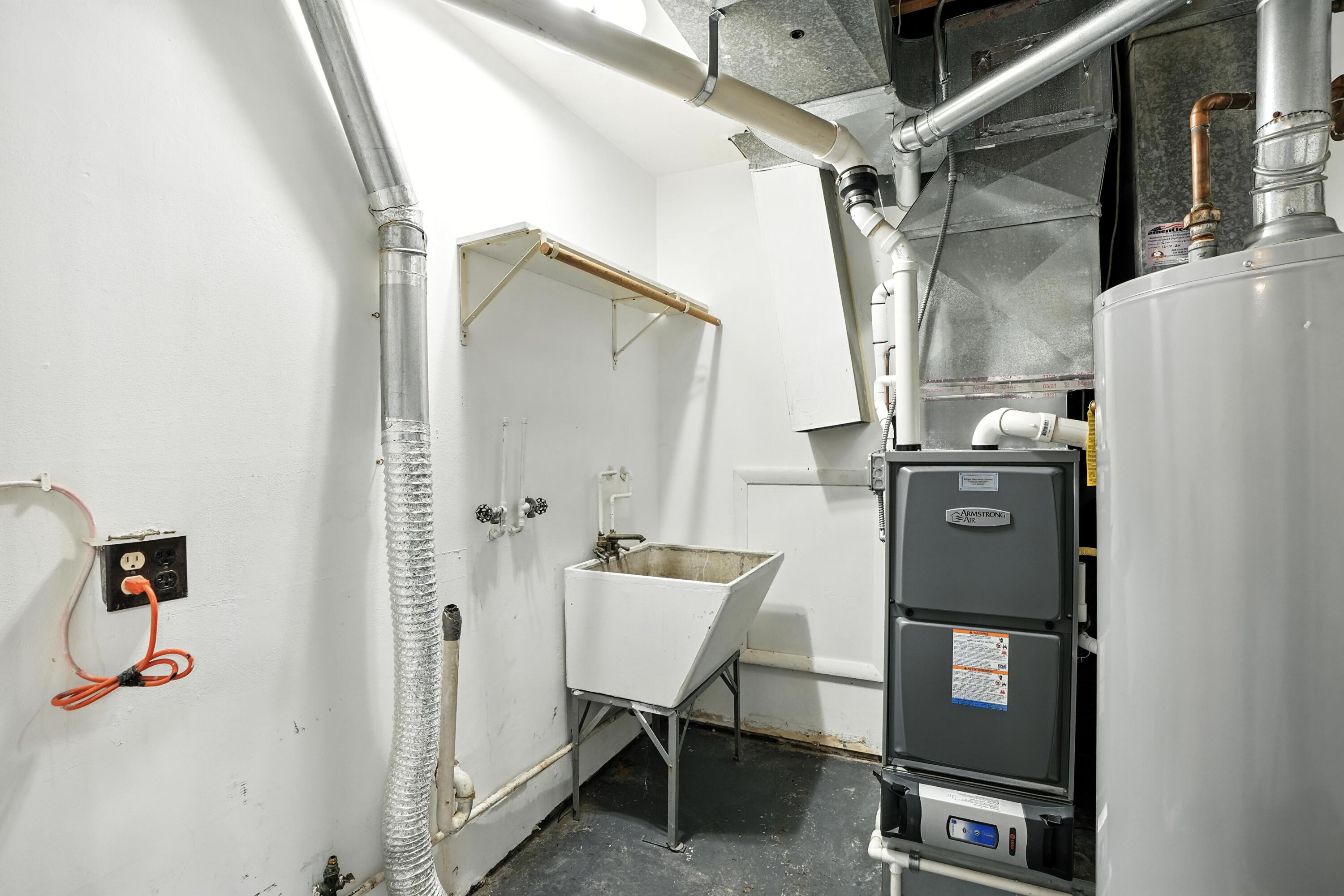 780 Williams Court Crown Point, IN 46307 - Photo 27 of 33 a utility room with dryer and washer