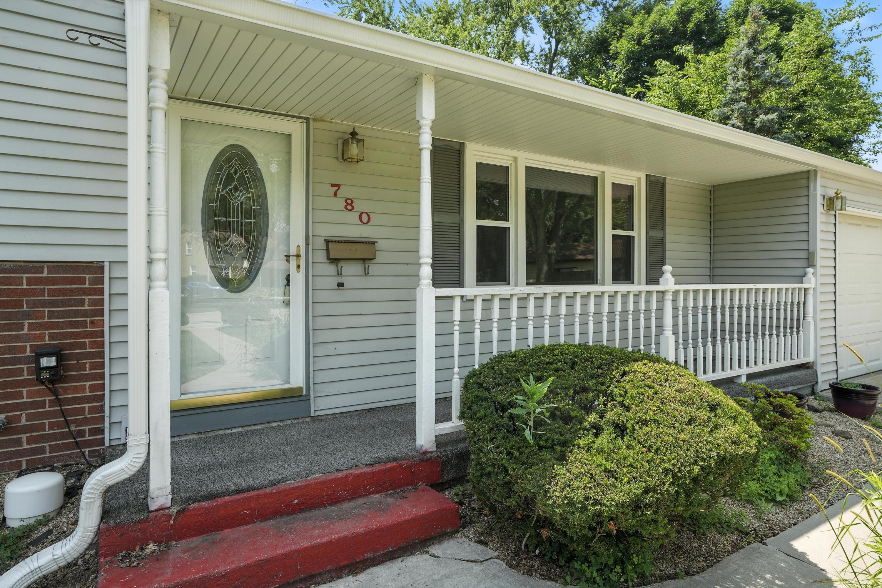 780 Williams Court Crown Point, IN 46307 - Photo 7 of 33 a front view of a house