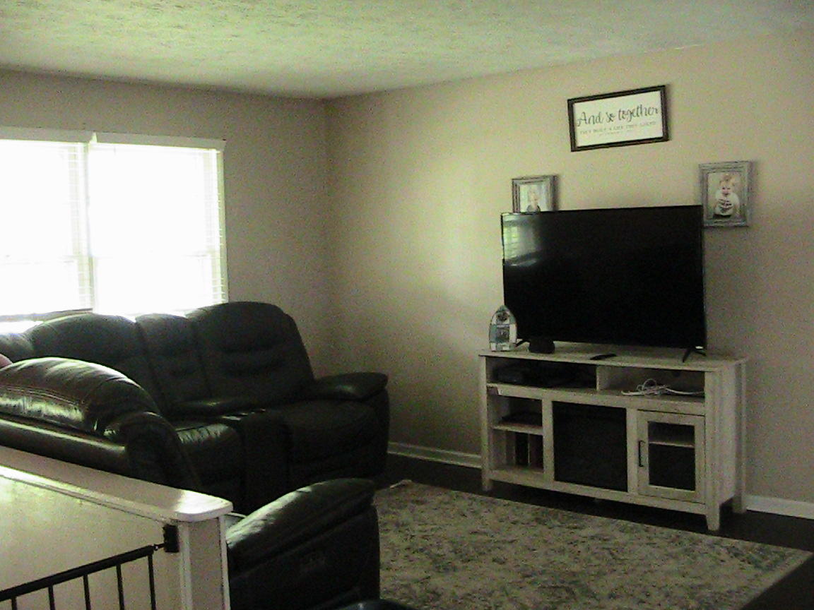 656 Montclair Road Frankfort, KY 40601 - Photo 2 of 14 IMG_0109