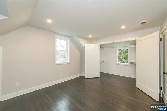 $999,999 | 86 Lake Drive West, Wayne, NJ 07470