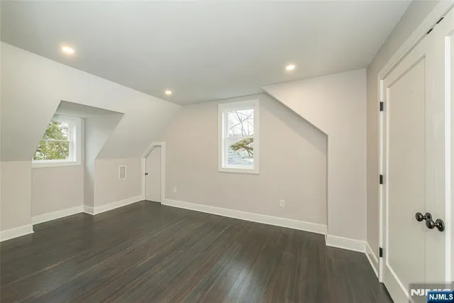 $999,999 | 86 Lake Drive West, Wayne, NJ 07470