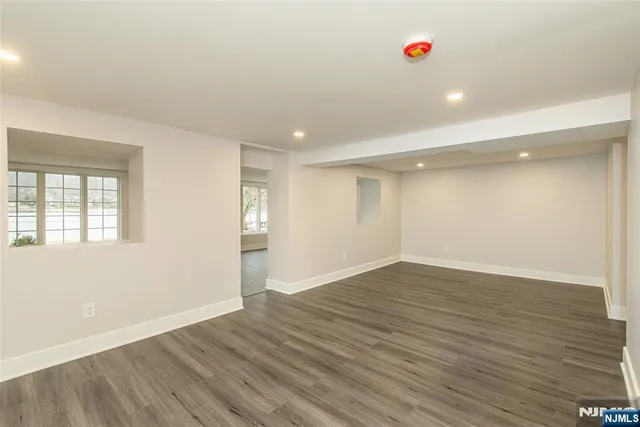 $999,999 | 86 Lake Drive West, Wayne, NJ 07470