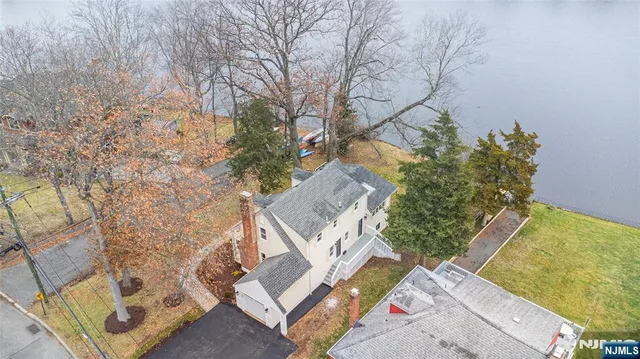 $999,999 | 86 Lake Drive West, Wayne, NJ 07470