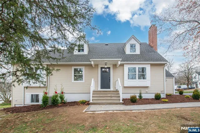 $999,999 | 86 Lake Drive West, Wayne, NJ 07470