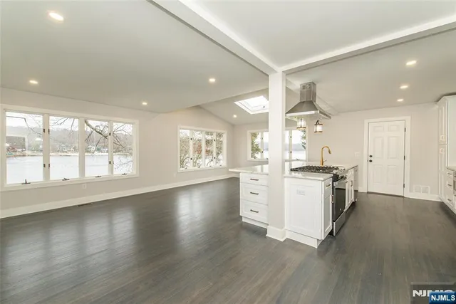 $999,999 | 86 Lake Drive West, Wayne, NJ 07470