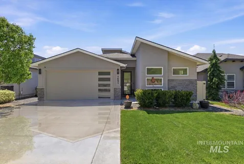 $725,000 | 7691 West Hill Road, Boise, ID 83714